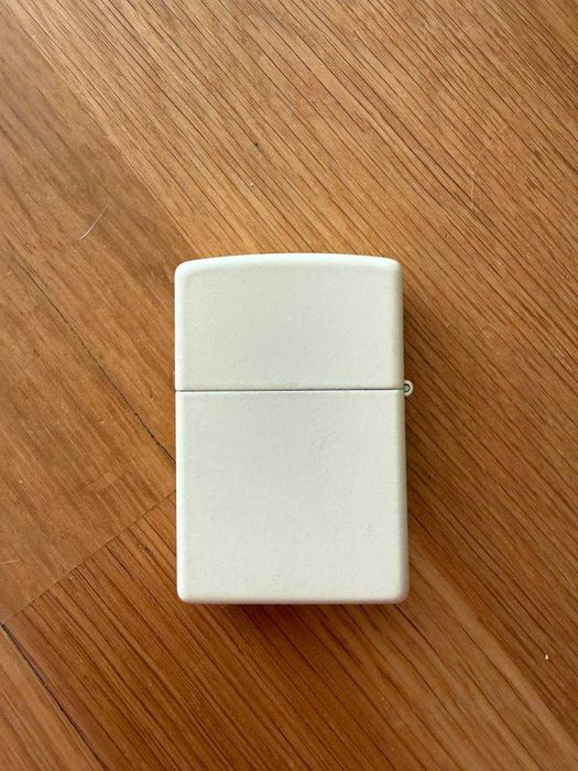 Brichetă originală Zippo 216 An American Classic Cream (Made in USA)