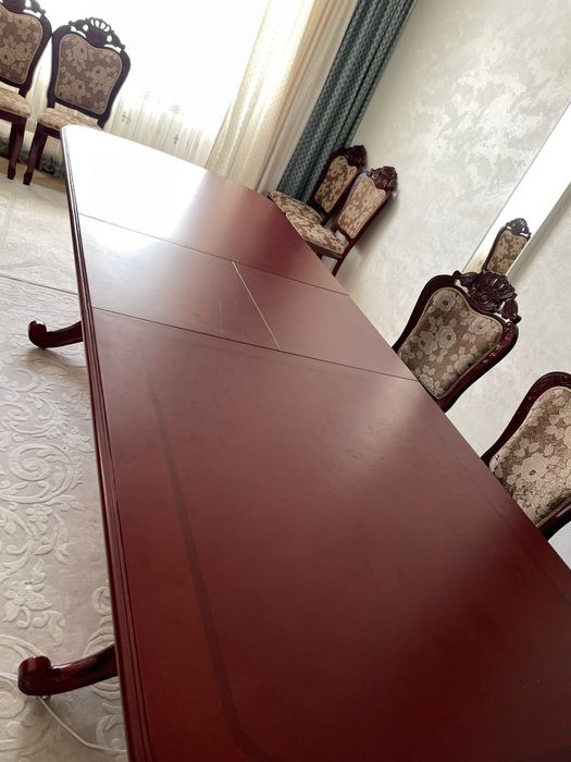 Для гостиной стол со стульями,для гостинной