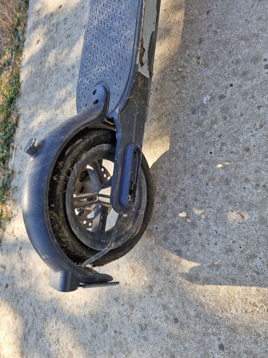 Vând Trotinetă  electrica xiaomi
