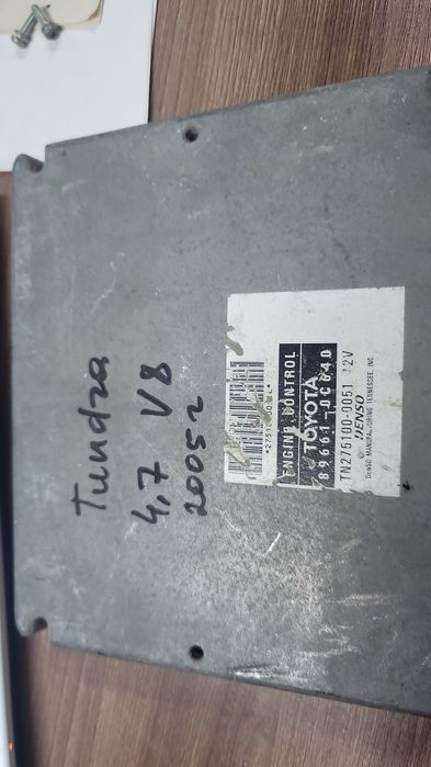 Блок управления двигателем 2 uz vvti компьютер .