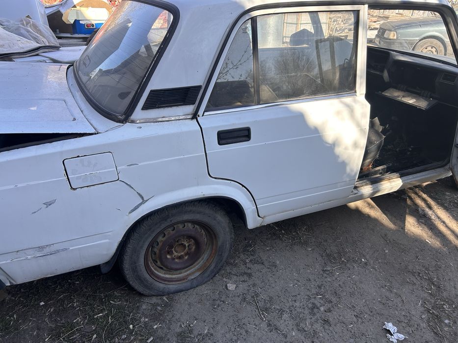 Продам ВаЗ 2107 на разбор