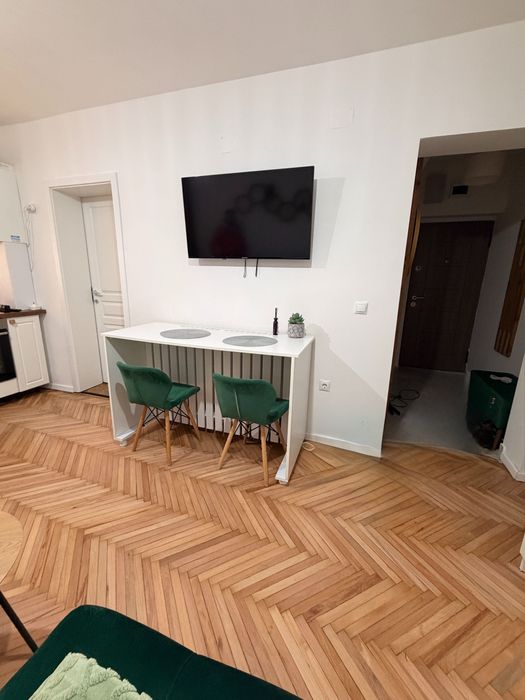 Vând garsonieră modernă