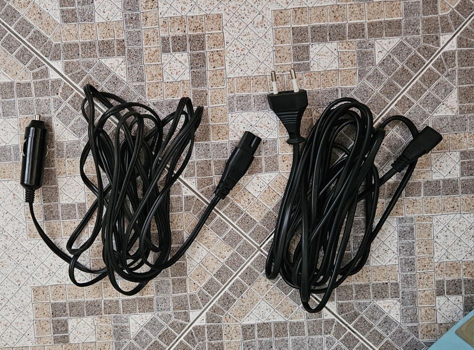Мини хладилник за кола, каравана  12 V/220 V