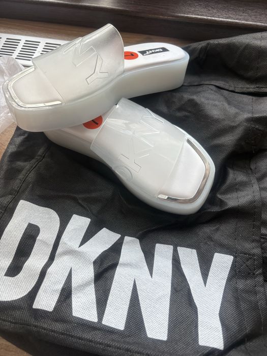 Saboti DKNY  import SUA