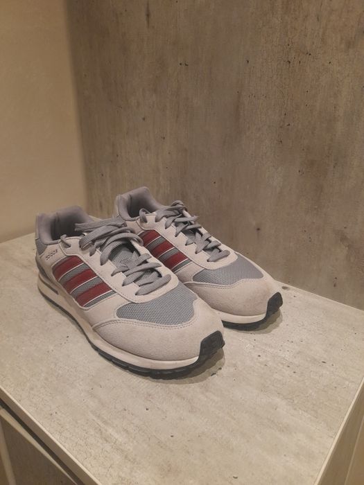 Продавам маратонки Адидас