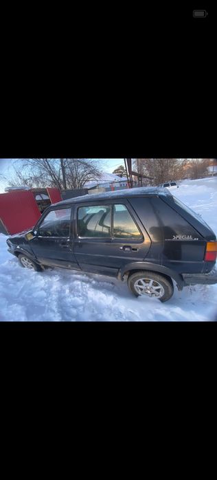 Машина  wolkswagenгольф 2