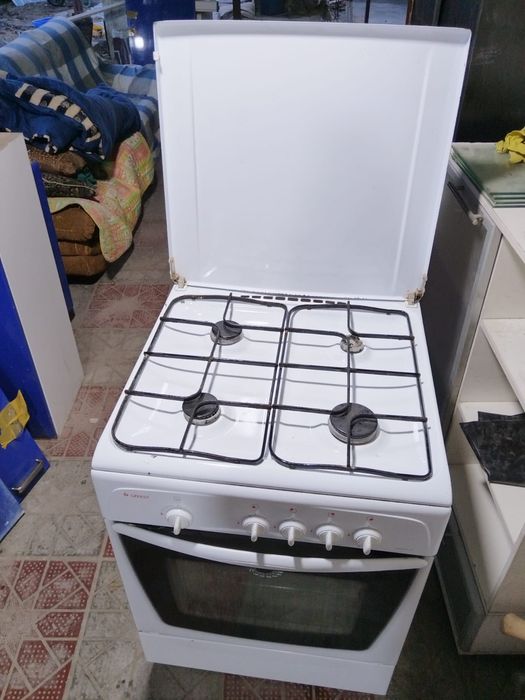 Продам газовую плиту