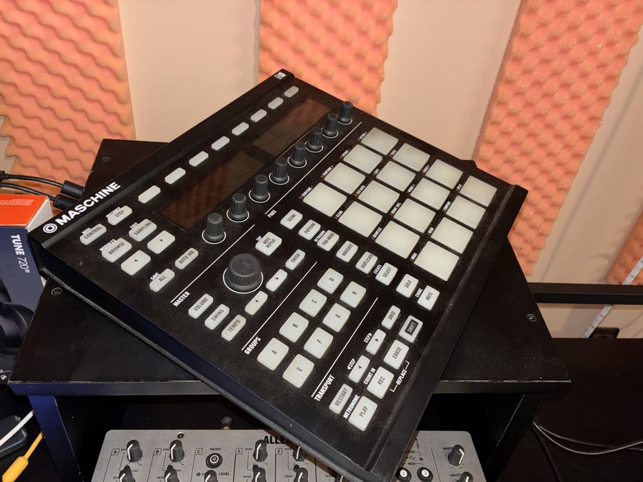 Native InstrumentsMaschine MK2