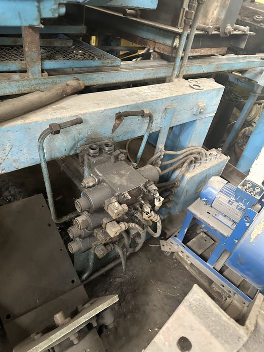 Продам 2-ва вибропресса м32-002