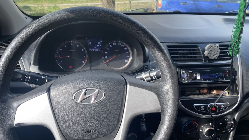 Продам машину солярис 2011 года