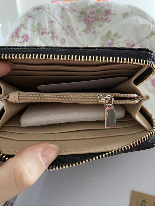 Дамско портмоне GUESS