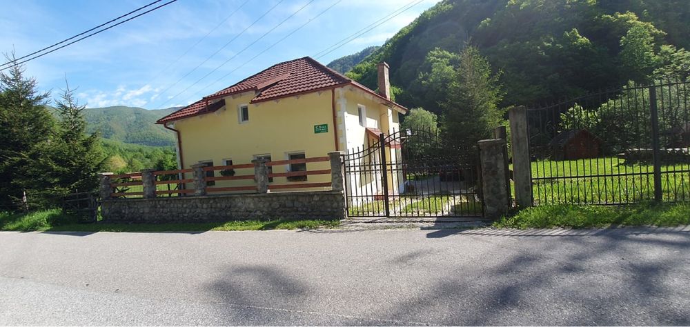 Închiriere Vila Rază de Soare Munții Retezat