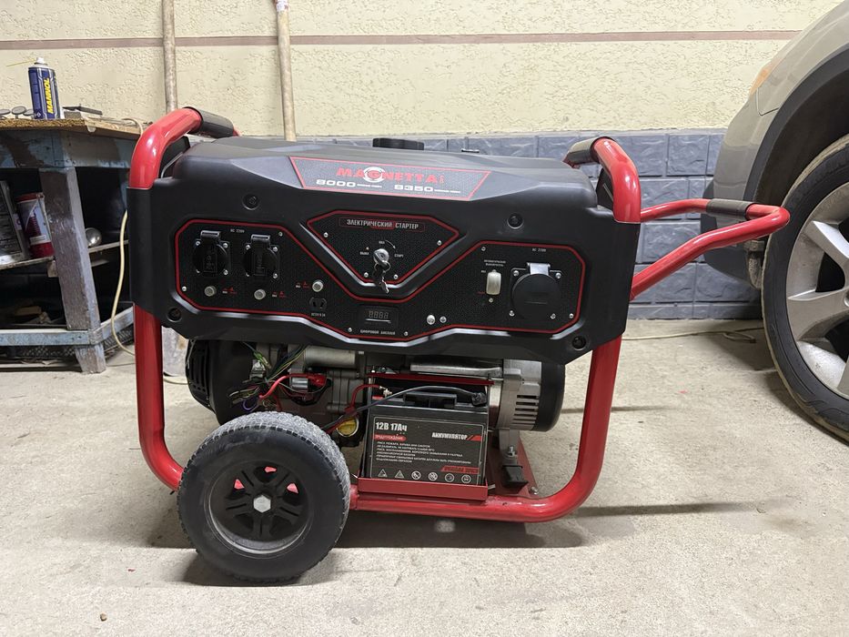 Продам бензиновый генератор магнетта