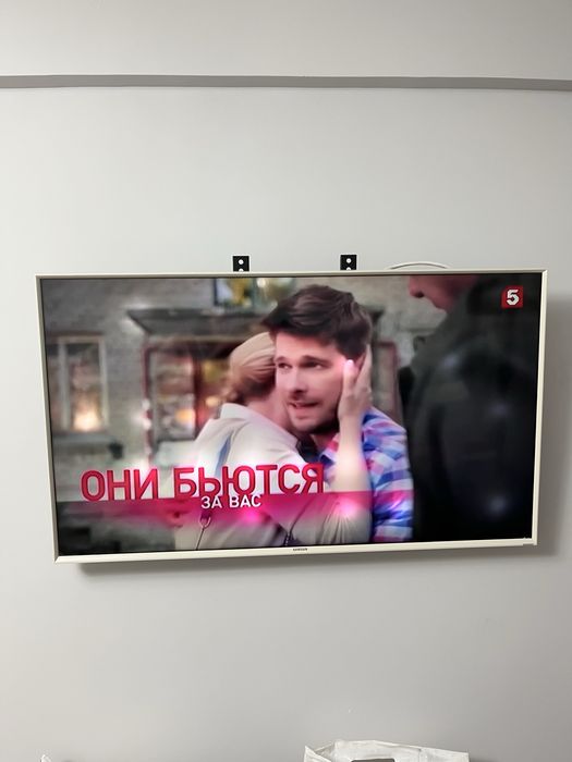 Телевизор Samsung, диагональ 102 см