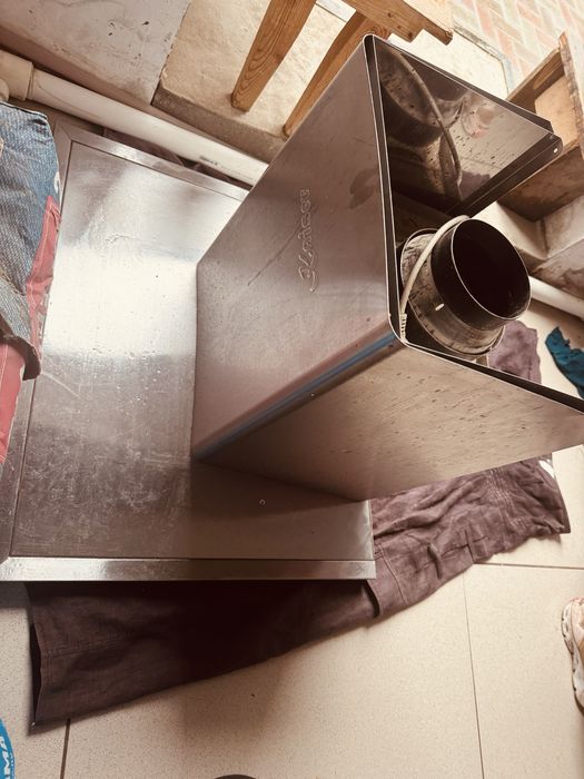 Продам вытяжку Вытяжка в отличном состояние