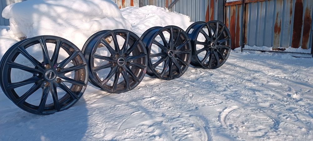 Продам комплект дисков 5 114.3 на 17