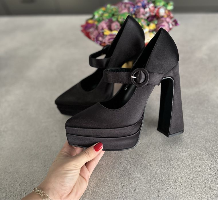 Pantofi noi tip stiletto