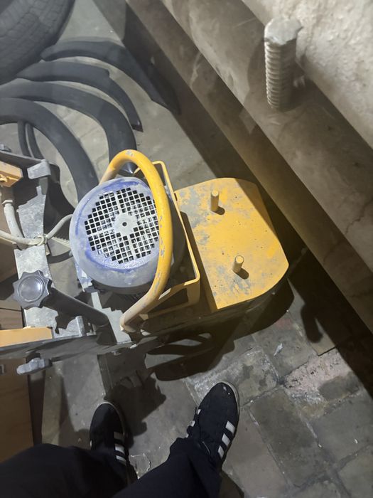 Мозаично-шлифлвальная машинка сплистоун