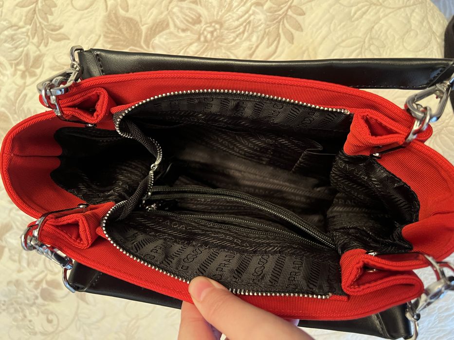 Брендовая сумка Prada!