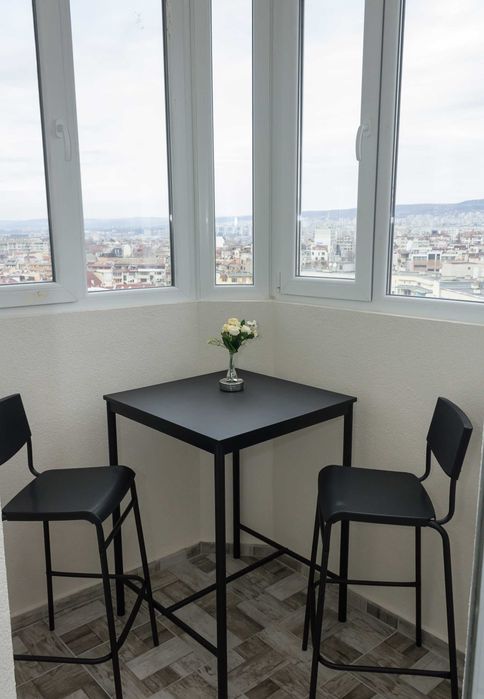 Дава се под наем Двустаен апартамент в Варна, Център - 61 кв.м за 663 € - Снимка #3