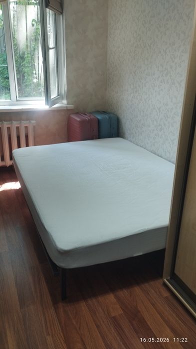 Кровать с матрасом