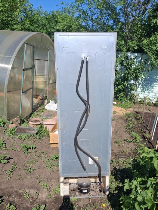 Продам холодильник на запчасти