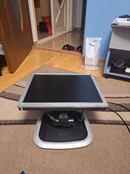 Monitor LCD HP L1950 profesional PC Calculator