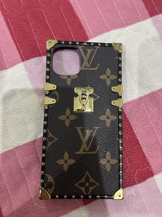 Чехлы айфон 14