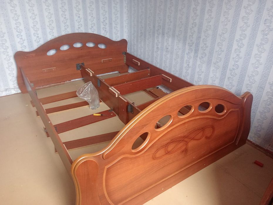 Диван для спальни