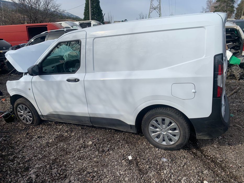 Ford Transit Courier 2024г 1.0ecoboost