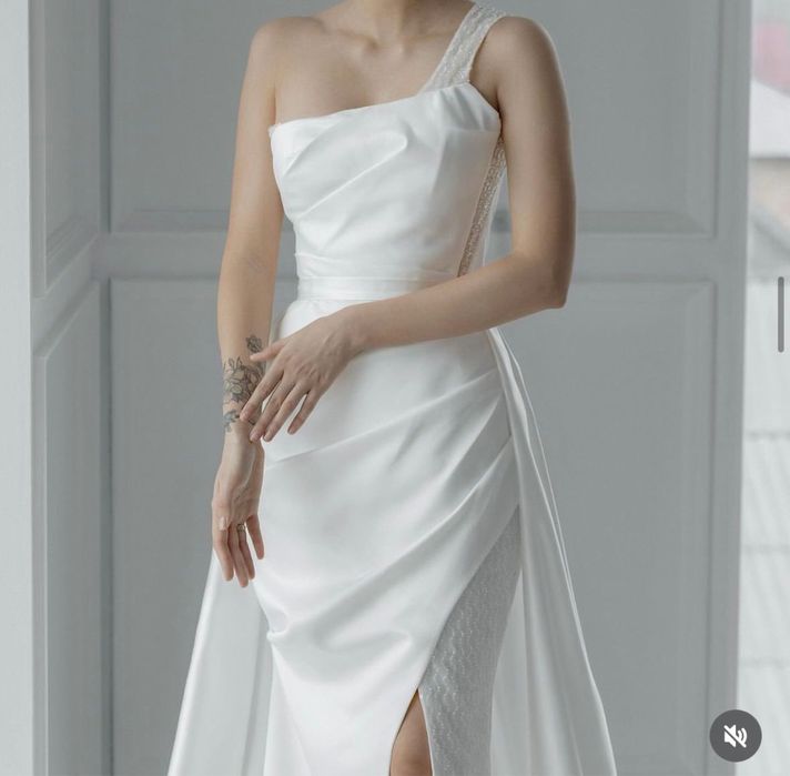 Свадебное платье