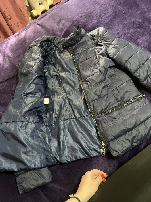 Продам куртку женскую