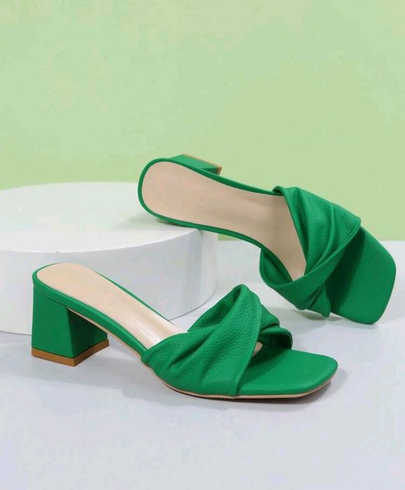 Чехли в зелено на ток