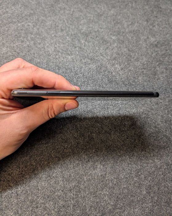 OnePlus 5T (8GB RAM / 128GB)  – Работещ, със следи от употреба