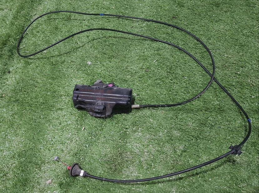 Замок капота Harrier 2