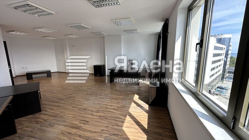 Дава се под наем Офис в Варна, Чайка - 137 кв.м за 1370 € - Снимка #3