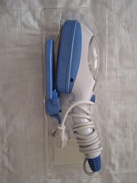 Паровой утюг  компактый