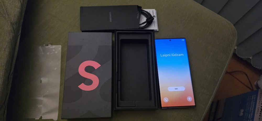 Samsung galaxy s22 ultra  256