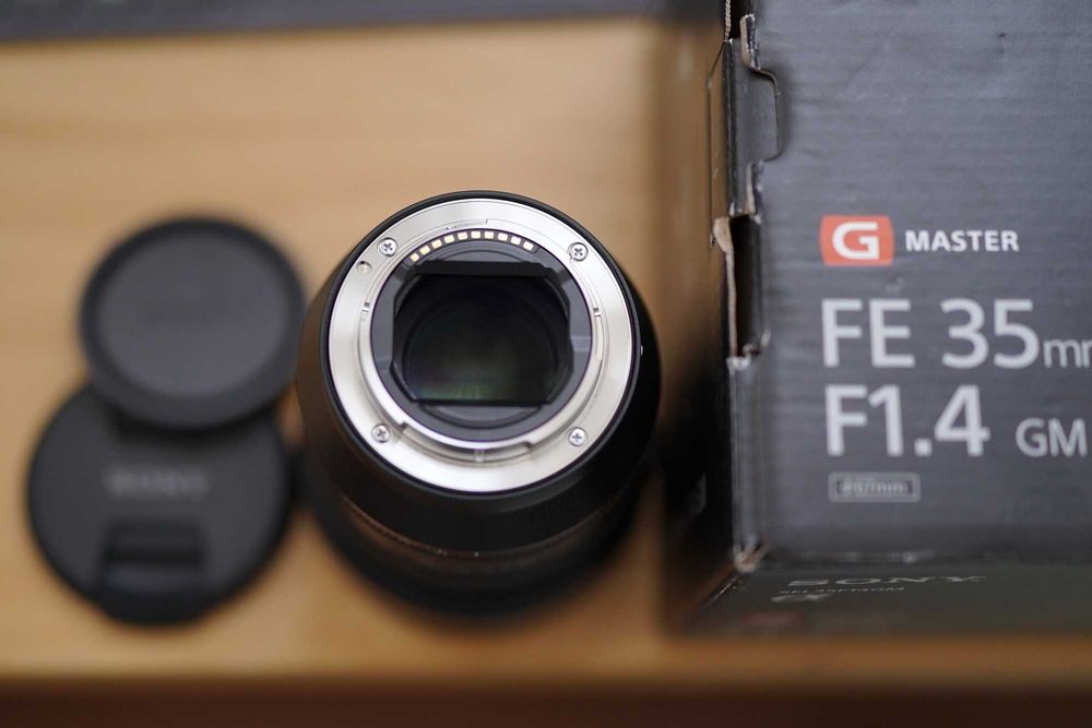 Obiectiv. Sony si Mamiya