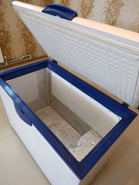 Морозилка продам