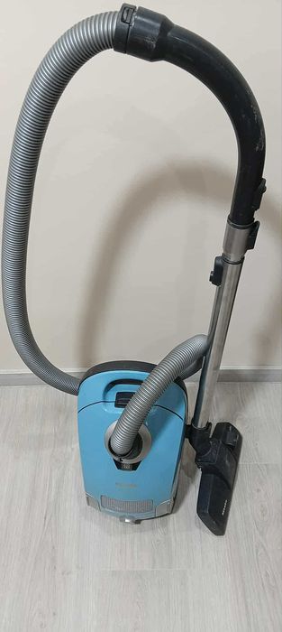 Прахосмукачка Miele 4210S