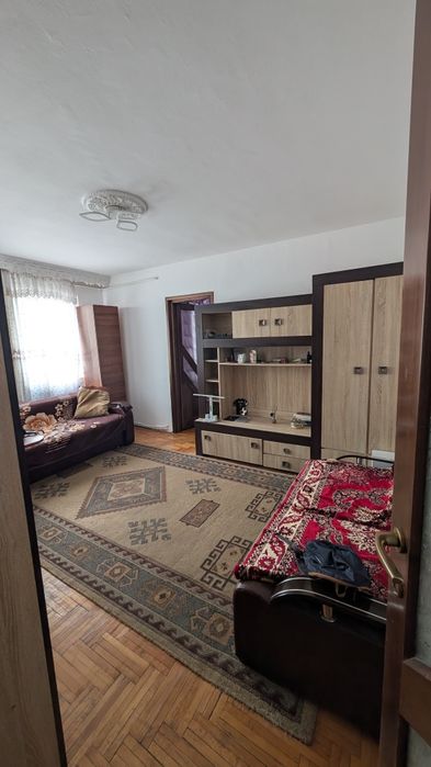 Închiriez apartament 2 camere semidecomandat proprietar