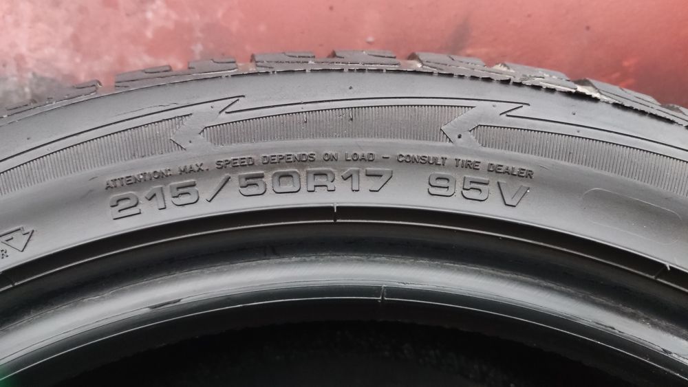 1бр. зимна гума 215/50/17 GoodYear Ultra Grip Performance 
dot22
6.8mm