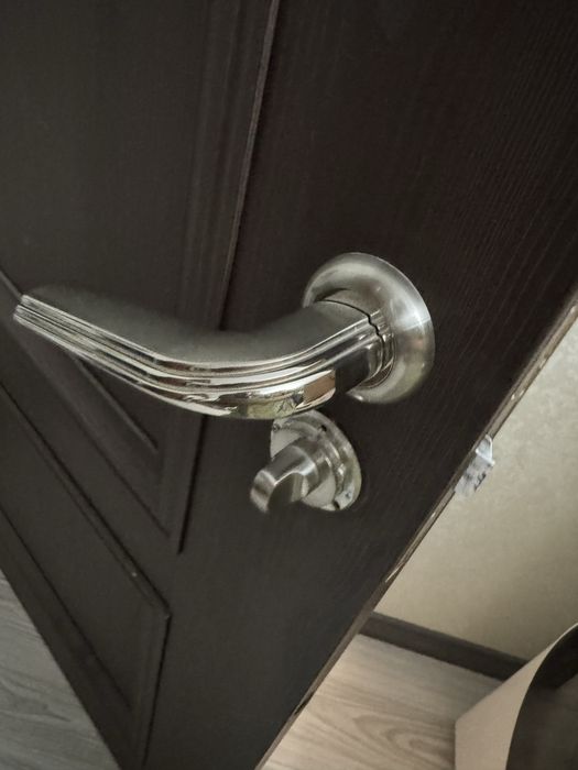 Продам межкомнатную дверь