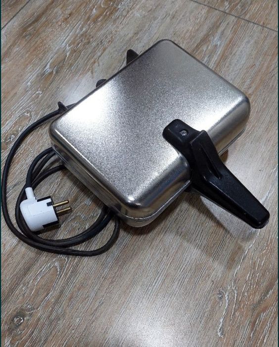 Вафельница для выпечки