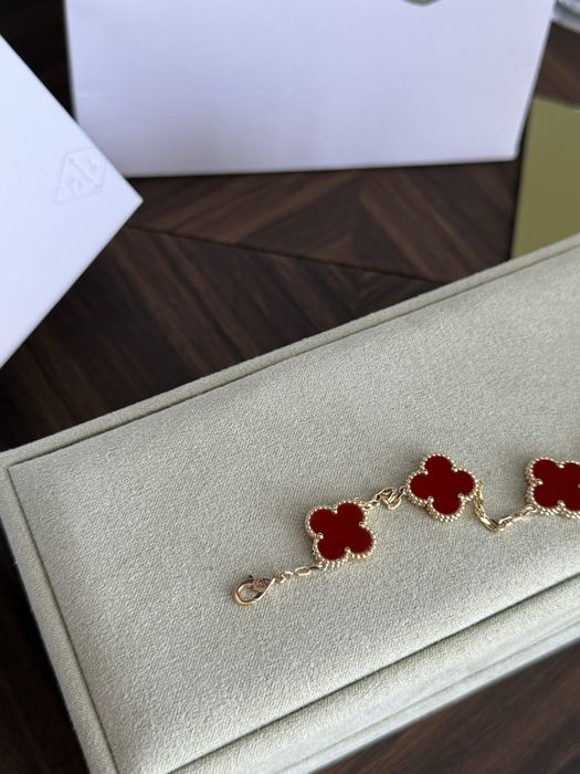 5 клеверный браслет V&C