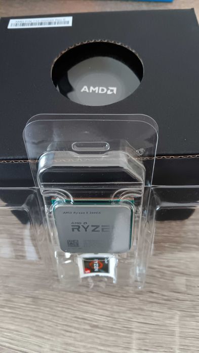 Procesor Ryzen 5/2600X + cooler.