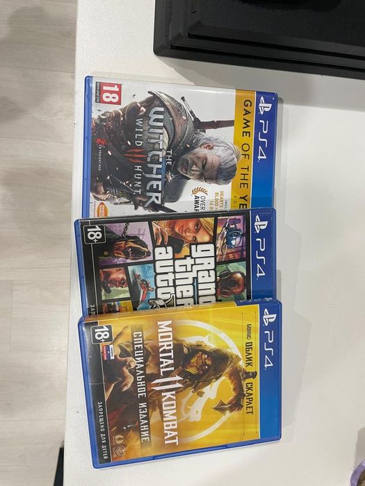 Продам PS 4 Pro 1Tb