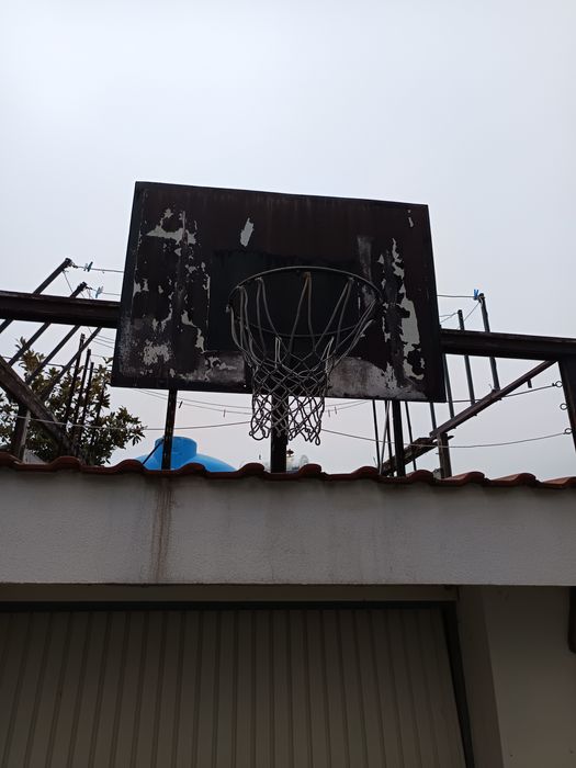 Баскетболен кош: табло с ринг и мрежа, демонтирани, последно намален