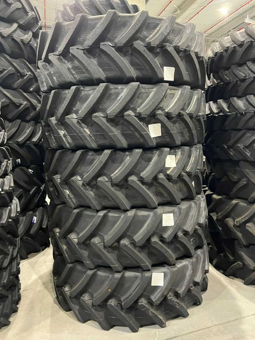 Anvelope noi 520/70 R38 CEAT Farmax pentru tractor New Holland TM 140